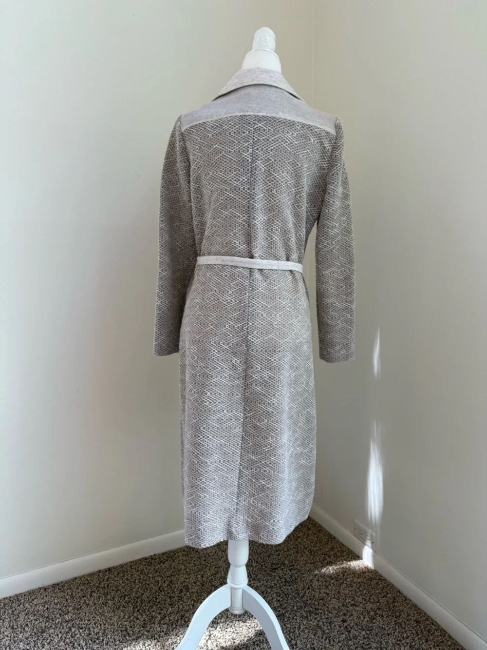 Vintage Long Sleeve Button-Up Knit Coat Dress in Light Taupe and Cream - Picture 7 of 8